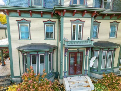 /international/us/15-middle-street-hallowell-me-110107795659/