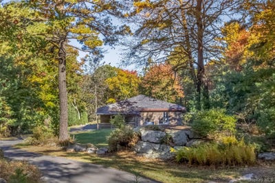 /international/us/296-circle-road-cragsmoor-ny-110120578173/