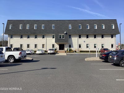 /international/us/525-route-70-brick-nj-110106250415/