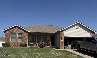 /international/us/2821-e-18th-street-joplin-mo-110119944781/