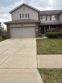 /international/us/20878-barker-street-lynwood-il-110107999771/