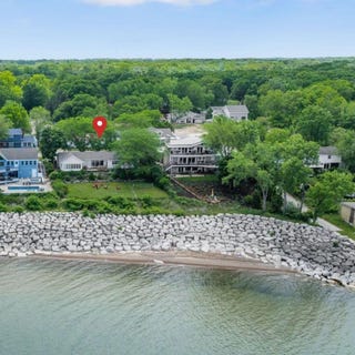 /international/us/1414-shore-drive-new-buffalo-mi-110100395220/