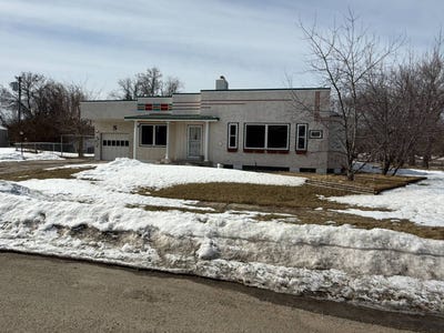 /international/us/115-4th-st-ne-rolla-nd-110106813176/