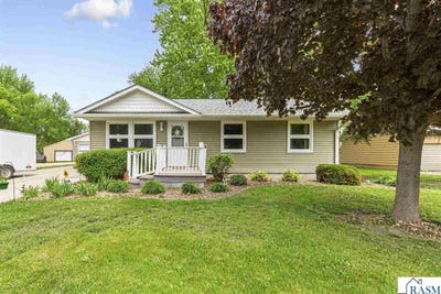 /international/us/1129-s-ramsey-street-blue-earth-mn-110108139663/