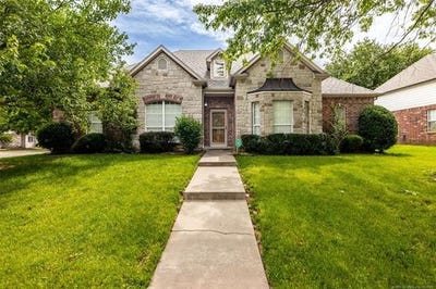 /international/us/525-n-vine-street-jenks-ok-110108397887/
