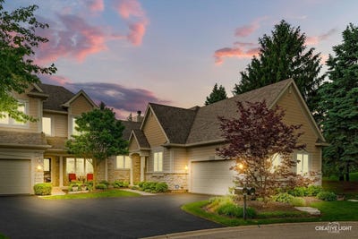 /international/us/2311-woodglen-court-aurora-il-110108447894/