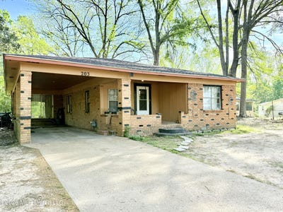 /international/us/203-branch-street-winona-ms-110106771137/