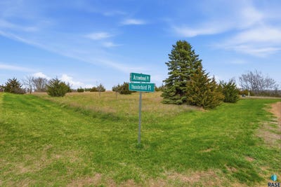 /international/us/483rd-ave-arrowhead-pl-canton-sd-110107286463/