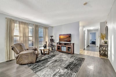 /international/us/2080-colonial-road-fort-pierce-fl-110106352866/