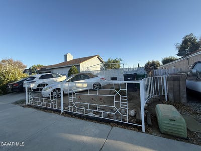 /international/us/1816-e-avenue-r-4-palmdale-ca-110110388817/