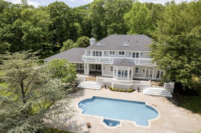 /international/us/231-nortontown-road-guilford-ct-110101214985/