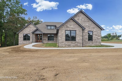 /international/us/833-keating-loop-crossville-tn-110119944008/