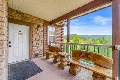 /international/us/15-woodpecker-lane-branson-mo-110108026343/