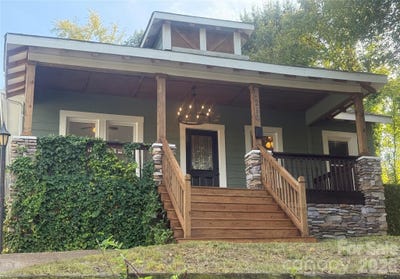 /international/us/216-e-catawba-avenue-mount-holly-nc-110120029790/