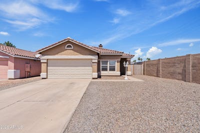 /international/us/1002-s-slater-circle-mesa-az-110107954611/