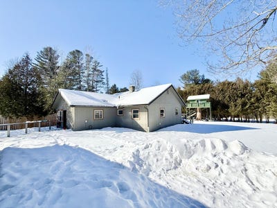 /international/us/6-quaker-mountain-road-wilmington-ny-110105697924/