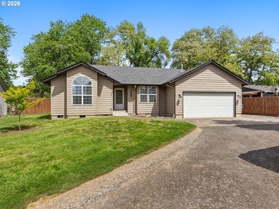 /international/us/1327-g-st-washougal-wa-110108223085/