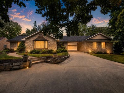 /international/us/4593-chippewa-drive-okemos-mi-110108872133/