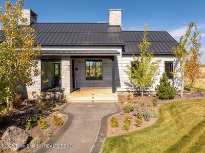 /international/us/900-mountain-bluebird-court-driggs-id-110099771153/