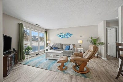 /international/us/6165-chasewood-parkway-minnetonka-mn-110106960799/