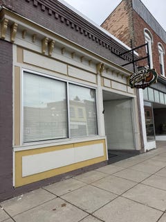 /international/us/335-river-street-manistee-mi-110106350913/