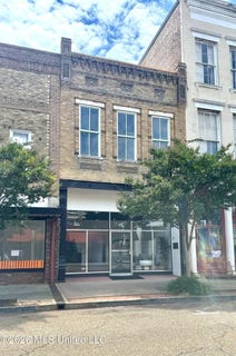 /international/us/412-main-street-natchez-ms-110108603206/