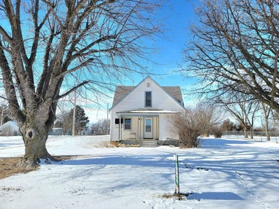/international/us/209-maple-st-lebanon-ks-110105273779/