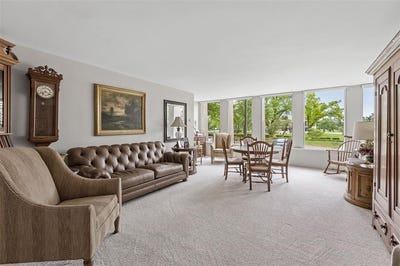 /international/us/2222-1st-avenue-ne-cedar-rapids-ia-110106529513/