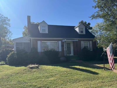 /international/us/110-arnold-avenue-radford-va-110110397993/