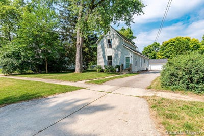 /international/us/152-s-pleasant-avenue-se-lowell-mi-110100803415/