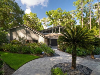/international/us/2261-nw-24th-avenue-gainesville-fl-110100757338/