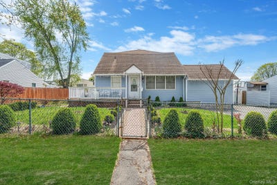 /international/us/34-e-beech-street-central-islip-ny-110107569542/