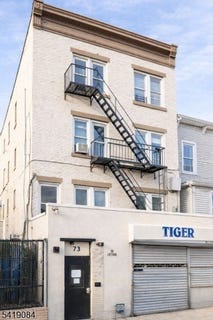 /international/us/73-4th-st-passaic-city-nj-110106615615/