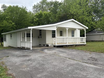 /international/us/299-houston-street-dunlap-tn-110107653430/