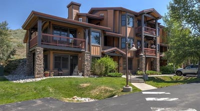 /international/us/500-anglers-drive-steamboat-springs-co-110107397498/