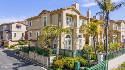 /international/us/1251-bayside-circle-oxnard-ca-110098679569/