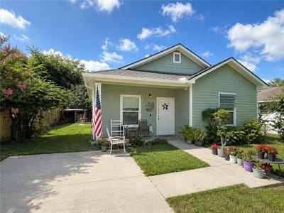 /international/us/105-e-elm-street-taft-tx-110120422079/