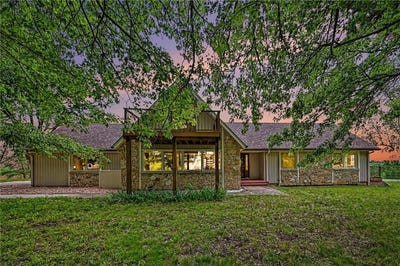 /international/us/9899-nw-blair-lane-gower-mo-110108361936/