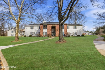 /international/us/17-3-augusta-court-freehold-nj-110107503423/