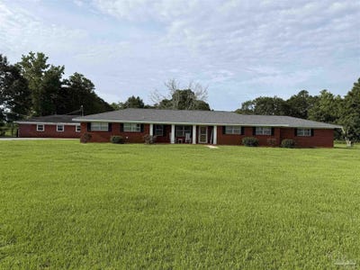 /international/us/1323-airport-rd-atmore-al-110108635533/