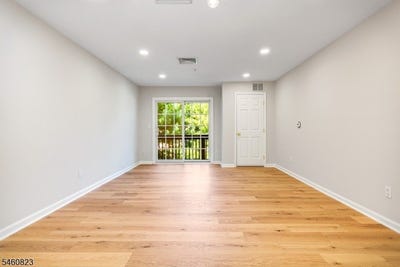/international/us/237-cannella-way-riverdale-boro-nj-110110195472/