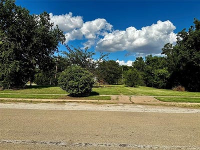 /international/us/410-n-east-street-seymour-tx-110100655374/
