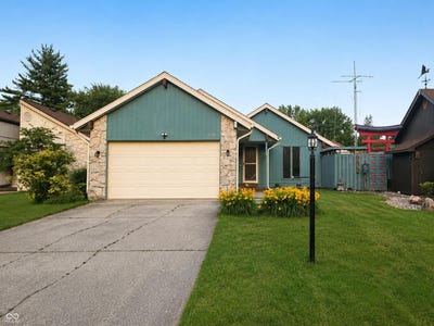 /international/us/1169-e-garden-drive-terre-haute-in-110108938108/