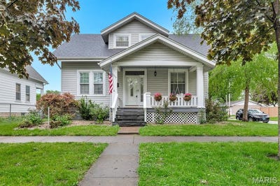 /international/us/1517-lemon-street-highland-il-110107693264/