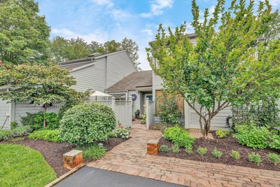 /international/us/2553-south-clearing-rd-salem-va-110101465773/