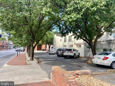 /international/us/1-n-braddock-street-winchester-va-110093081325/