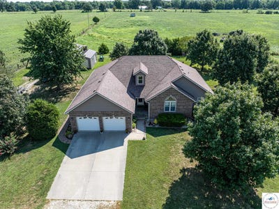 /international/us/186-ne-901-rd-private-road-clinton-mo-110109859785/