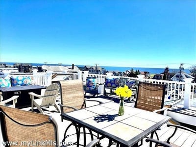 /international/us/37-circuit-avenue-oak-bluffs-ma-110108473666/