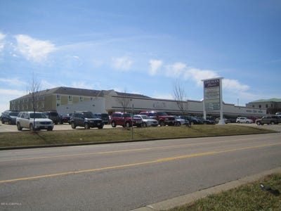 /international/us/3501-w-truman-boulevard-jefferson-city-mo-110044694932/