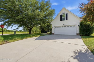 /international/us/101-robbie-lane-new-bern-nc-110108472803/